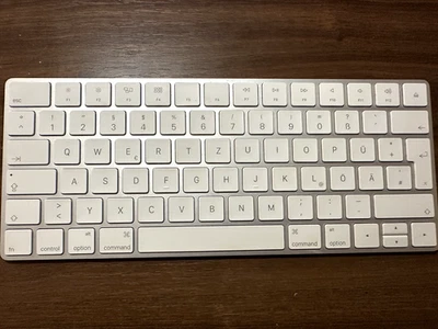 Apple Magic Keyboard (2. Generation) - Weiß, Deutsch (MLA22LL/A) - Bild 1 von 3