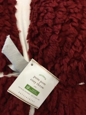 全新 Pottery Barn Cozy Pom 针织夏尔巴人造毛皮毯 50x60 灰色 红色 — 第 1/4 张图片