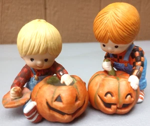 Vintage Enesco Country Cousins Halloween Set / 2 Figurines Boy Girl Fall Pumpkin - Picture 1 of 14