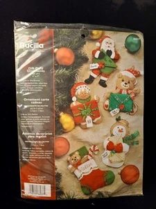 Vintage BUCILLA GIFT CARD Christmas Ornaments Felt Sequins KIT SET OF 5 NOS - Picture 1 of 3