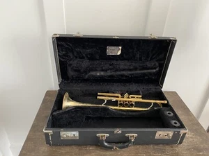 Vintage 1971 Olds Ambassador Trumpet For Parts Repair + Schilke Hardshell Case - Picture 1 of 16