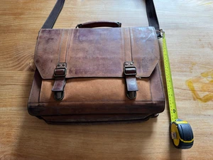 Leder Computertasche, Schulter-/Kuriertasche, Trage-Aktentasche, gebraucht schwarze Nieten - Bild 1 von 8
