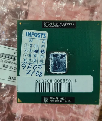 Processore Intel Pentium III SL4ZJ 866MHz 133MHz FSB 256KB Socket PPGA370 - Immagine 1 di 2