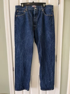 Pantalones de mezclilla vintage Levi's 501 botón mosca para hombre 38x33 rojo ala de murciélago desgastado lavado oscuro Foto 1 de 4