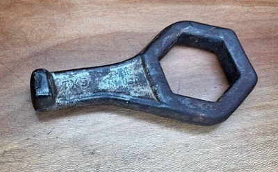 Chave de porca vintage Ken Tool TX9 tampa Bud feita nos EUA 1-1/2” roda de caminhão - Imagem 1 de 4