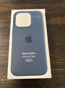 Funda de Silicona GENUINA Apple con MagSafe para iPhone 15 Pro Azul Tormenta ¡ABIERTA NUEVA! - Imagen 1 de 5