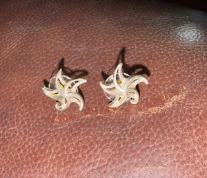 Textured Starfish Silver Tone Earrings Pierced  - Picture 1 of 4