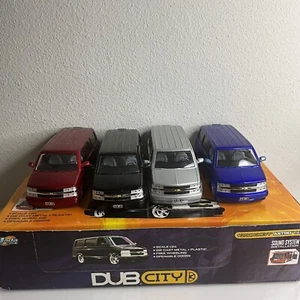 Jada Dub City 2001 Chevy Astro Van 1:24 pressofuso (il prezzo è per uno) - Foto 1 di 5