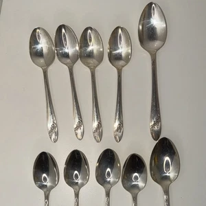 Oneida Community Tudor Plate 1946 Queen Bess II Set of 8 Teaspoons Silverplate - Picture 1 of 4