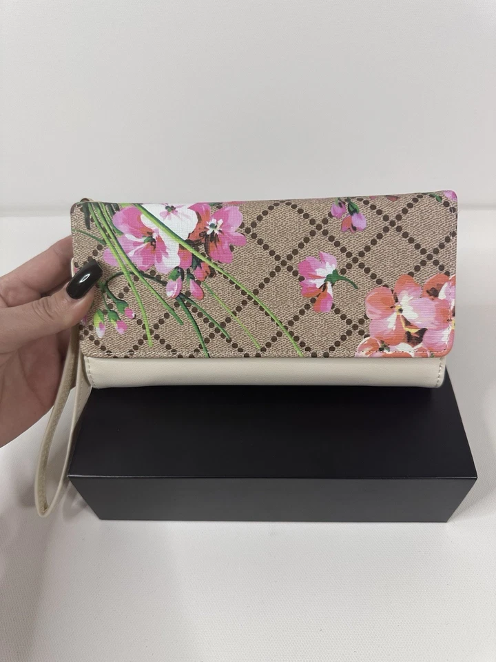 Carteira de couro sintético floral rosa pulseira pré-amada (marca desconhecida) - Imagem 1 de 4