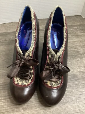 Zapatos con licencia poética tacones vintage atados de leopardo con fondo púrpura talla 7,5 EE. UU. Foto 1 de 4