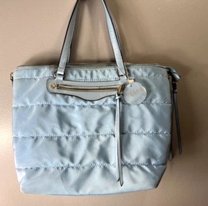 Bolso de hombro grande azul nacarado bandolera vegana acolchada bolsillo exterior - Imagen 1 de 15