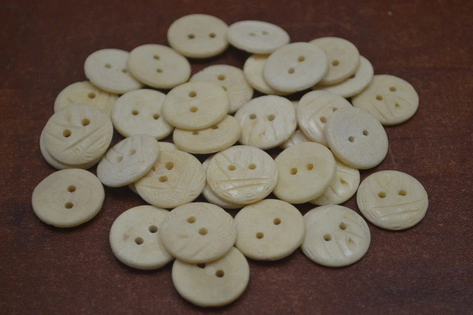 100 PCS STRIPE BROWN ROUND BUFFALO BONE SEWING BUTTONS 5/8" - Image 1 of 1