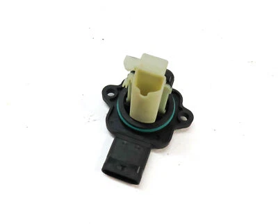 10-18 BMW 335i 535i X5 X6 (E83 E87 E90 F10 F15) 3.0L SENSOR DE FLUJO DE AIRE DE MASA DEL MOTOR Foto 1 de 4