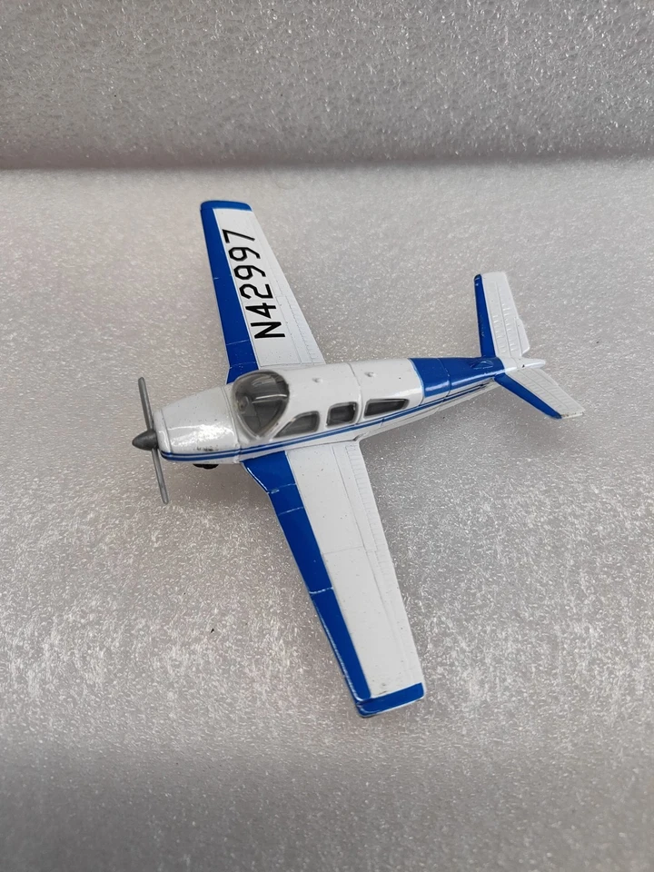 Aereo Bonanza V35A  Beechraft Civile - Immagine 1 di 4