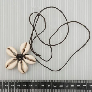 Collana con ciondolo conchiglia artigianale - Foto 1 di 1