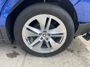 SKODA ENYAQ ALLOY WHEEL AND TYRE 235/55/19 2020-2024 - Afbeelding 1 van 13