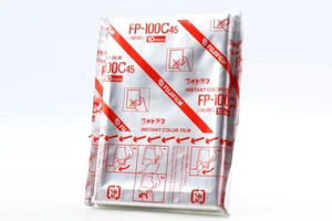 [Unused] Fujifilm Fuji FP-100C 45 Instant Color Film Expired 2005 From JAPAN - Picture 1 of 8