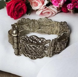 Bracciale vintage artigianale argento 800 filigrana egizia pannello smerlato - Foto 1 di 12