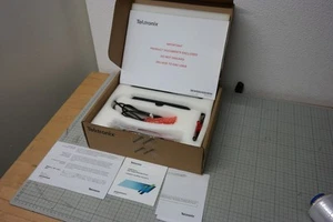 Tektronix P5205A High Voltage Differential Probe 100MHz 1300V New! - Bild 1 von 10