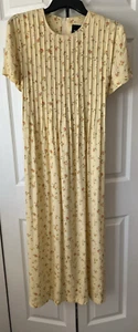 VINTAGE Positive Attitude Size 8 Yellow Floral Dress Short Slvs 100% Rayon Pleat - Picture 1 of 8