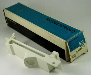 1981-1982 Citation Omega 1982 Cavalier Skyhawk NOS shift housing 471477 - Picture 1 of 3