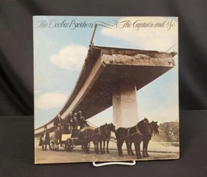 Doobie Brothers LP The Captain and Me, Vintage Vinyl Record  - Picture 1 of 7