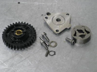 BMW F800S F800 S F800R 07 ABS LEFT SIDE ENGINE OIL PUMP + GEAR 7K MILES - Image 1 of 2