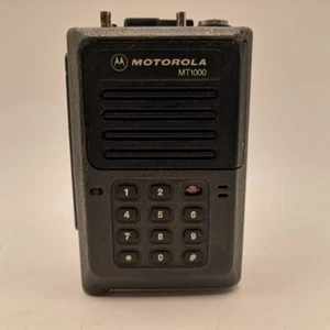 Motorola MT1000 Handie Talkie 2 Way FM Radio W/ Keyboard - TESTED WORKS - RD25-3 - Picture 1 of 8