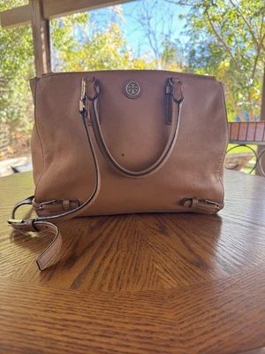 Bolso Bandolera Tory Burch Usado en Excelente Condición Cuero Saffiano Doble Cremallera Foto 1 de 4