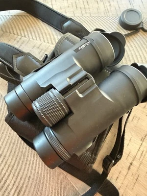 Gosky 4331882459 10x42 Roof Prism HD Binoculars (GOBA002) with phone holder - Image 1 of 4