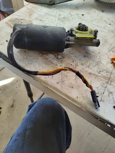 1964/65/66 Ford Thunderbird Rear Driver Side Fomoco Power Window Motor. - Bild 1 von 8