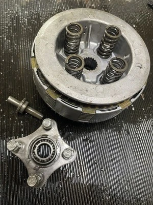 Honda Xr250r 1996 embrague con placas cubo de cesta Foto 1 de 4