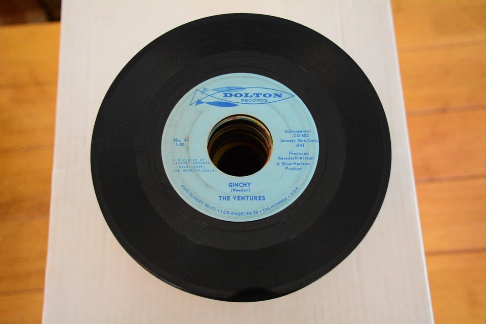 THE VENTURES "LULLABY OF THE LEAVES / GINCHY" 45RPM 7" VINYL G+ [B1-89] Foto 1 de 4