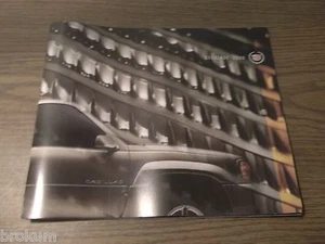 MINT 2000 CADILLAC ESCALADE SALES BROCHURE 32 PAGE W/ COLOR GUIDE NEW - Picture 1 of 6