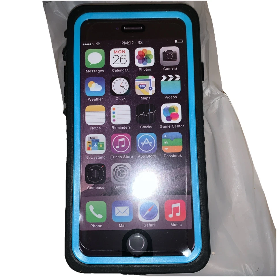 iPhone 7 / 8 / SE 2nd Gen & SE 3rd Gen 2023 waterproof case - Image 1 of 4