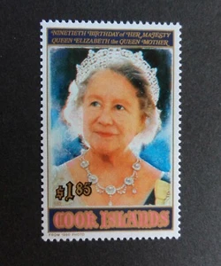 Islas Cook 1990 Reina Madre 90 Cumpleaños Estampillada sin montar o nunca montada como nueva - Imagen 1 de 1