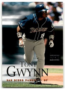 2000 FLEER TONY GWYNN SAN DIEGO PADRES #48