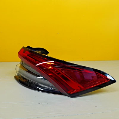 Lámpara de luz trasera exterior lateral Maserati Levante Rh 2020-2024 OEM Foto 1 de 4