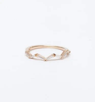 Alianza de compromiso de moissanita natural corte baguette en oro rosa real de 10 quilates Foto 1 de 4