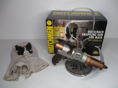 DC Direct Exclusive The Watchmen Rorschach Grappling Gun & Mask 562/1000 HTF Cover