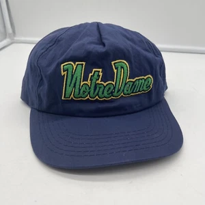 Vintage Notes Dame SnapBack Baseballkappe Mütze blau kursiv NOVA Universal Industries - Bild 1 von 7