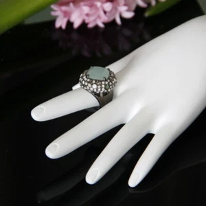 FASHION COCKTAIL STATEMENT RING RHODIUM GUN PLATED CRYSTAL US SIZE 8 - Picture 1 of 1