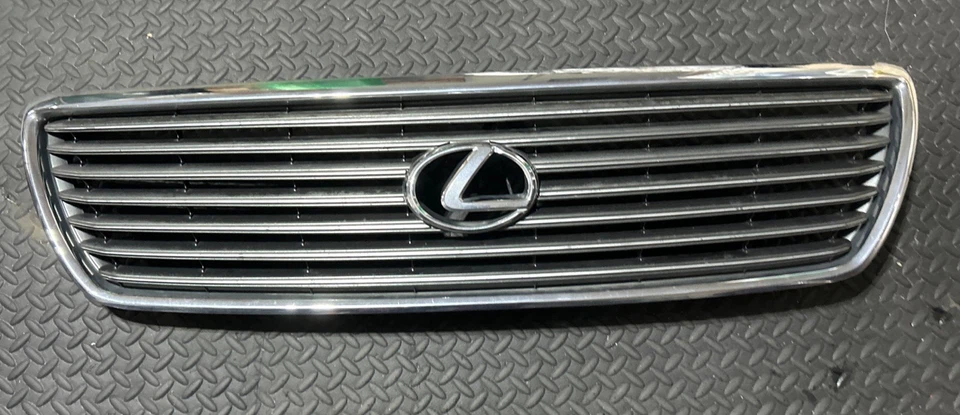Parrilla superior delantera Lexus LS430 2001 2002 2003 01-03 Foto 1 de 4