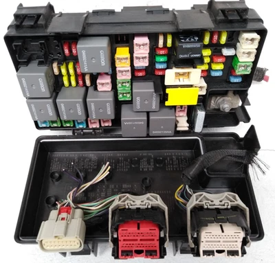 04692304AE Jeep 2009 2010 Liberty Fuse Box Dodge Nitro Front Relay Engine G91 - Image 1 of 4