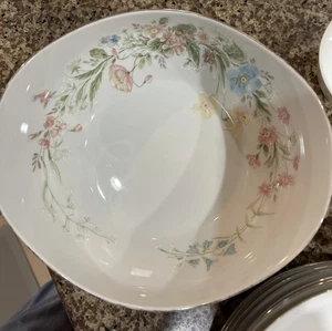CottageCore Floral Pattern Premiere Fine China MD104 Berkshire Serving Bowl - Picture 1 of 7