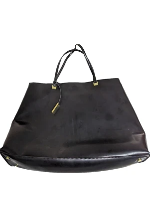 Bolso de hombro Ivanka Trump grande negro con forro dorado bolsa antipolvo incluida Foto 1 de 4