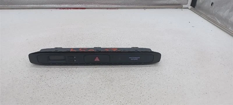 15 16 17 18 KIA SEDONA RELOJ DIGITAL / INTERRUPTOR DE PELIGRO OEM 94510-A9100 Foto 1 de 4