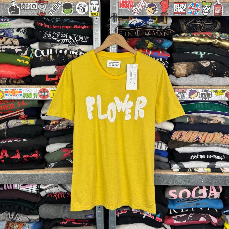 CAMISETA NUEVA CON ETIQUETAS MAISON MARTIN MARGIELA PRIMAVERA/VERANO 2010 LOGO "FLOR" Talla 48 (~M) Foto 1 de 4