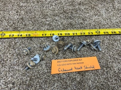 Juego de 14 pernos de escudo térmico de escape Ford Explorer 2006-2010 Foto 1 de 4